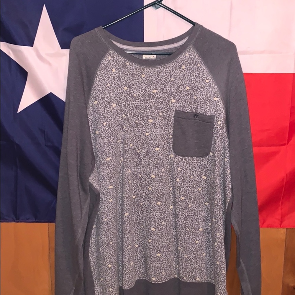XL men’s long sleeve leopard print
